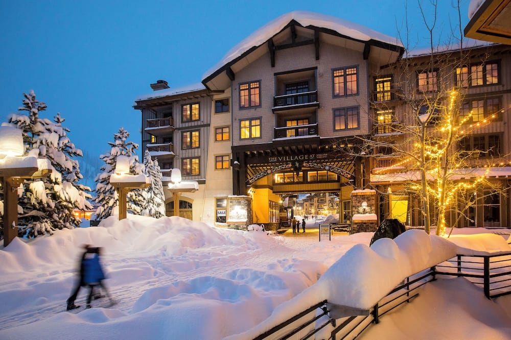 The Village at Palisades Tahoe - Olympic Valley - Building