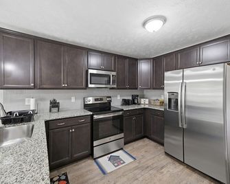 The Calm Nest - Close To Cfv Hospital & Ft. Bragg - Fayetteville - Kitchen