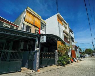 OYO 94218 Mioxio Syariah Kost - Ponorogo - Edificio