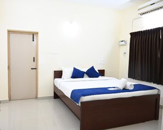 Hotel Aalayam Rameshwaram (Yatri Nivas) - Rameswaram - Schlafzimmer