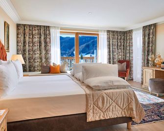 Hotel Sassongher - Corvara in Badia - חדר שינה