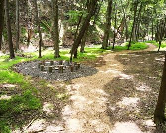 Stunning Modern Mountain Getaway For 4 - 8 Guests - Clearville - Patio