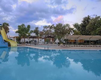 Armas Green Fugla Beach - Alanya - Piscina