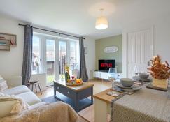 Broughton House with Free Parking, Garden & Smart TV with Netflix by Yoko Property - Milton Keynes - Sala de estar