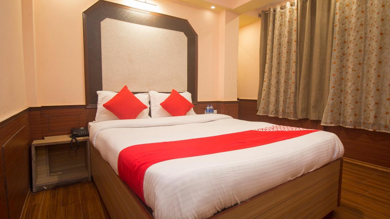 OYO 22296 New Amber Hotel