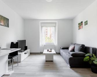 Comfort Stay Basel Airport 1B46 - Saint-Louis - Вітальня