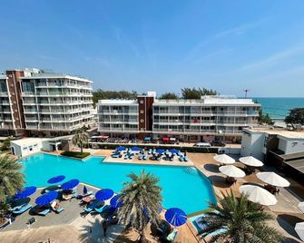Grandblue Resort - Muang Klaeng