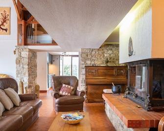 Magnifique Villa, piscine chauffée, proche plage - Avrillé - Sala de estar