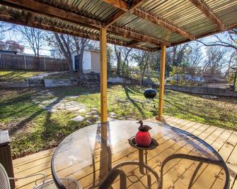 Spacious Stay for 12 - Central Fort Worth - Fort Worth - Patio