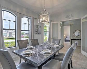 Private Hot Tub Canal-Front Home in Cape Coral! - Cape Coral - Dining room