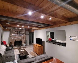 Okemo 6 Bedroom Chalet. - Ludlow - Salon