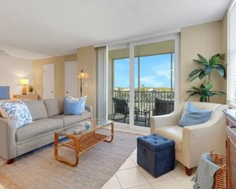 Bonita Beach & Tennis 4503 - Bonita Springs - Living room