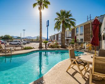 Motel 6 Tucson North - Tucson - Pool