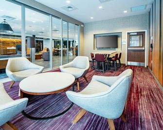 Courtyard by Marriott Toledo West - Toledo - Salónek