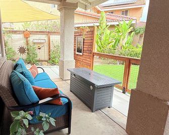 Entire Casita and Cal king bed, sofa bed and kitchen just minutes from Temecula. - Murrieta - Balcón