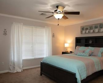 Windy Meadows - Cozy home in a peaceful and relaxing country setting. - Dillsburg - Bedroom