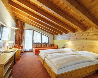 Hotel Alpenroyal - Zermatt - Bedroom