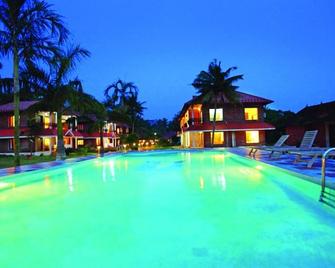 Leisure Vacations Goldfield Lake Resort - Kumarakom - Pool