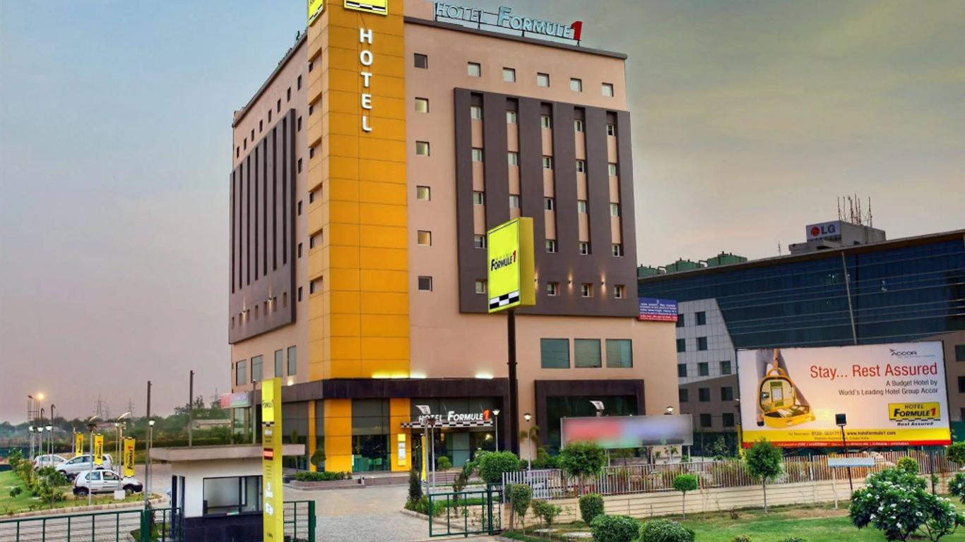 Hotel Caspia Pro Greater Noida