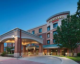 Courtyard by Marriott Omaha Aksarben Village - Omaha - Gebäude