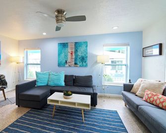 Casa Limonada Boutique Motel - Sarasota - Living room