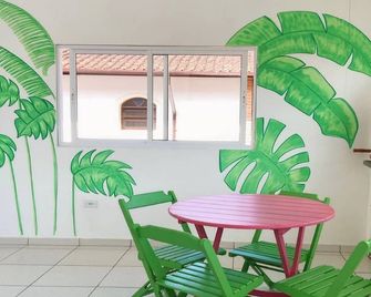 Chalés Sununga Flats a 1 minuto da praia - אובטובה - פטיו