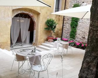 Corte Alma Spa and Luxury Home - Gargnano - Patio