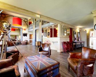 Brit Hotel Essentiel Cholet - Cholet - Oturma odası