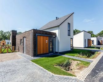 Spacious, Modern And Child-Friendly Villa In Limburg - Roggel - Будівля