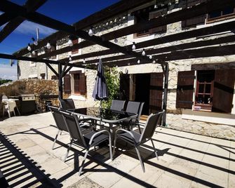 Family And Pet Friendly Gite In Sw France - Castillonnès - Patio
