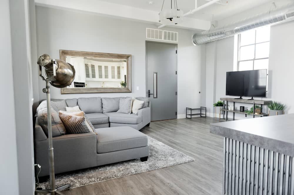 2 Luxury Suites - Full Kitchen, 1 Kitchenette, 2 King Bed, 1 Full, 1 Twin,2 Bath - Logan - Sala de estar