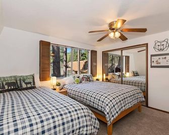 Summit Happy Cabin With Hot Tub! High Sp - Big Bear Lake - Bedroom