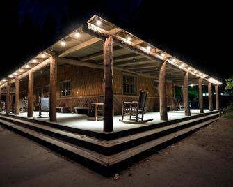 Curry Village - יוסמיט ווילג' - פטיו