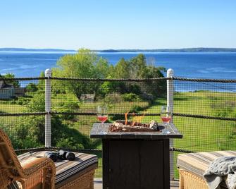 Captain Nickels Inn - Searsport - Balcony
