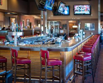 Holiday Inn & Suites Across From Universal Orlando By IHG - אורלנדו - בר