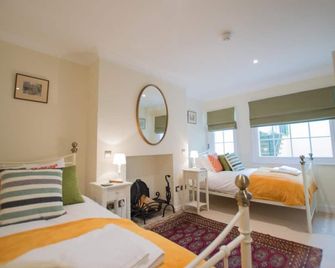 The Portland Guesthouse - Cheltenham - Bedroom