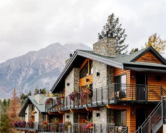 Pyramid Lake Lodge - Jasper - Building