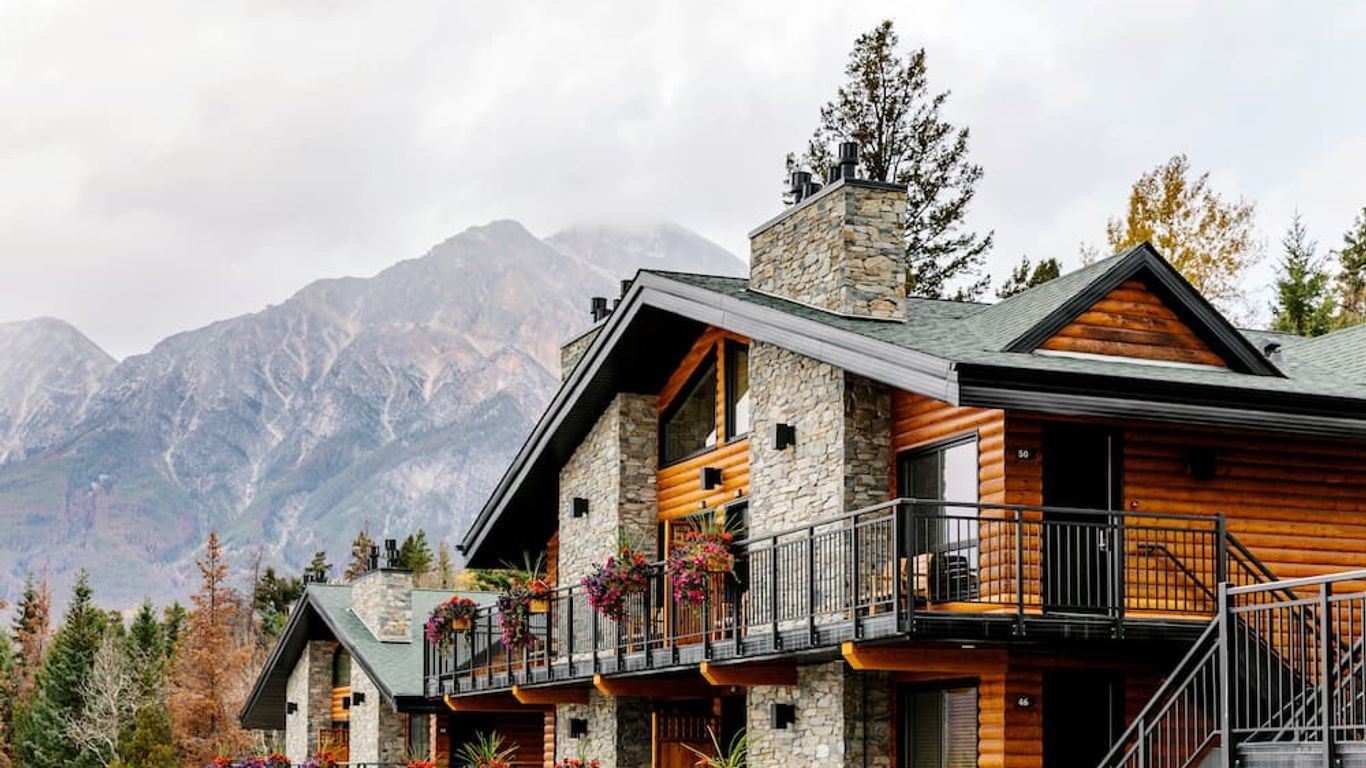Pyramid Lake Lodge
