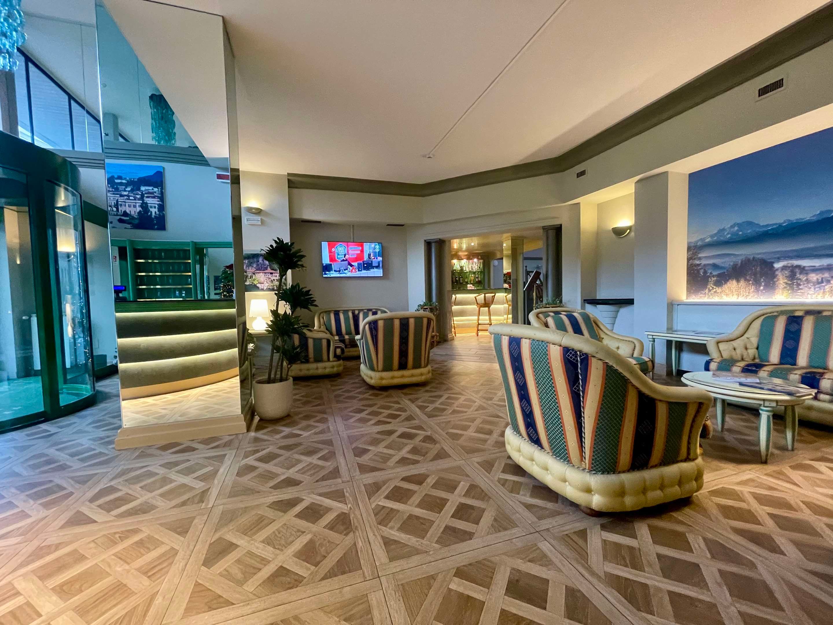 Crystal Hotel Varese - Varese - Salónek
