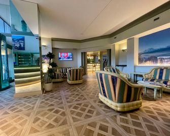 Crystal Hotel Varese - Varese - Salónek