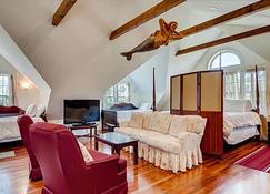 Spacious Country Home centrally located on the island of Martha's Vineyard. - West Tisbury - Pokój dzienny