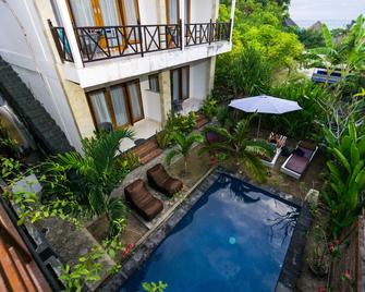 Nyuh Gading Home Stay - Nusa Penida - Pool