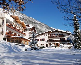 Hotel Gridlon - Pettneu Am Arlberg - Gebäude