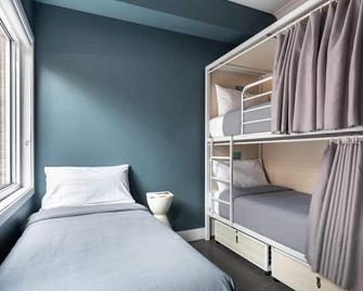 Stoke Beach House - Sydney - Bedroom