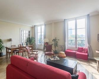 Paris-sur-seine-chez-caroline - Paris - Living room