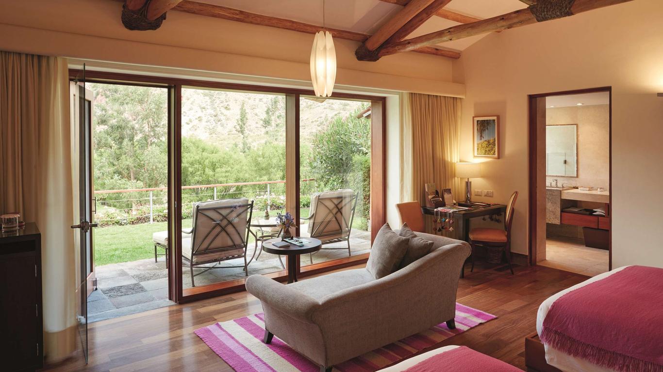 ريو ساجرادو، إيه بلموند هوتل، سيكرد فالي