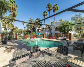 88 Casa Grande 3bd 2b modern comfort heated pool - Casa Grande - Pool