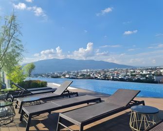 Astra Sky River Paronama Pool Luxury in Chiang Mai - Chiang Mai - Balcón