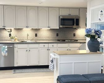 The Underwood-Hale House - Providence - Kitchen