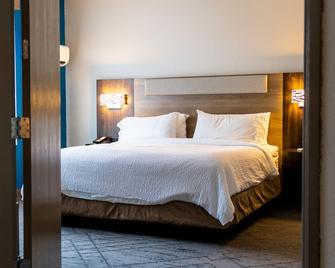 Holiday Inn Express & Suites Hiawassee - Hiawassee - Bedroom